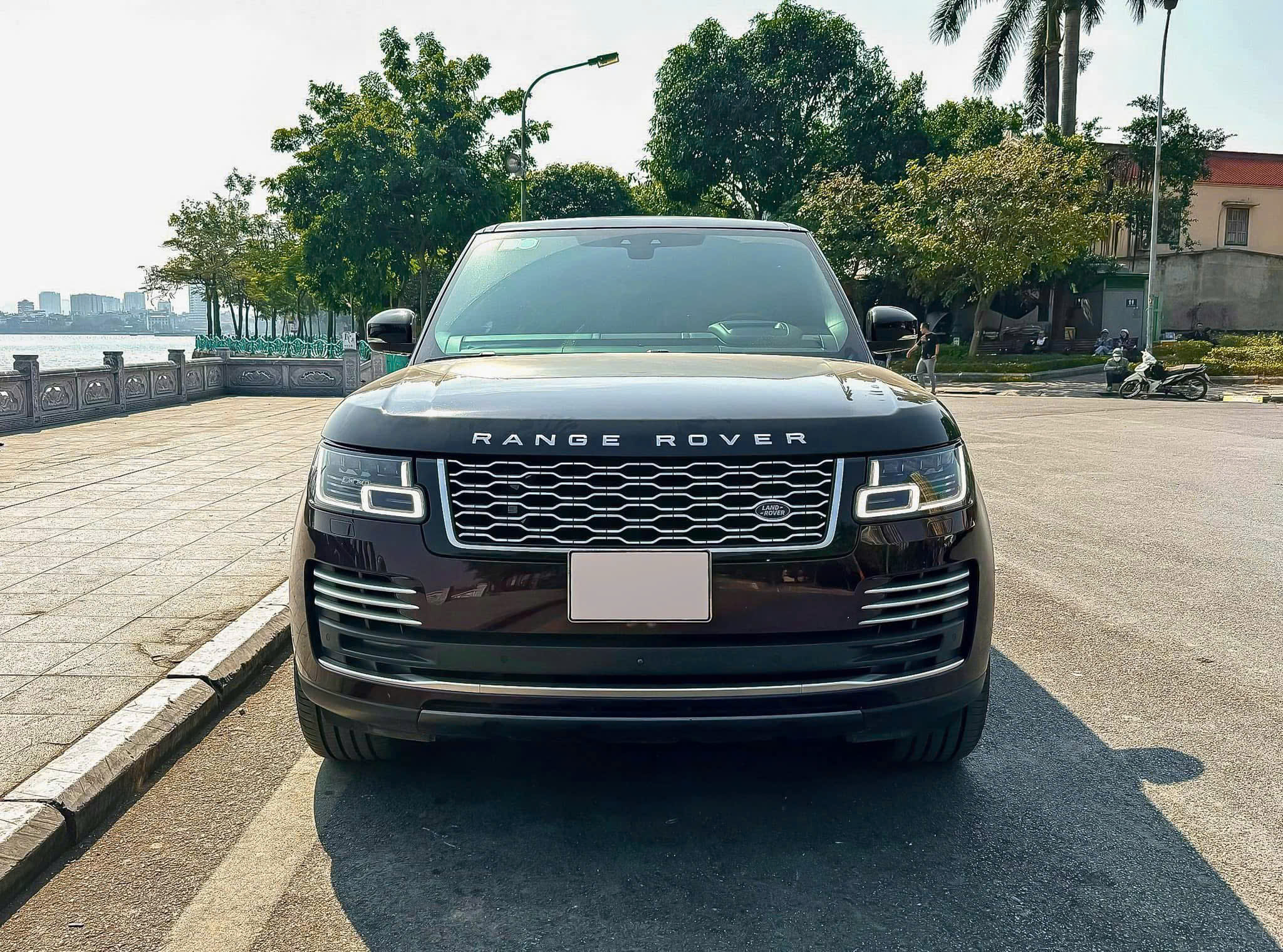 Cần bán LandRover Range Rover Autobiography sản xuất năm 2019, nhập khẩu nguyên chiếc