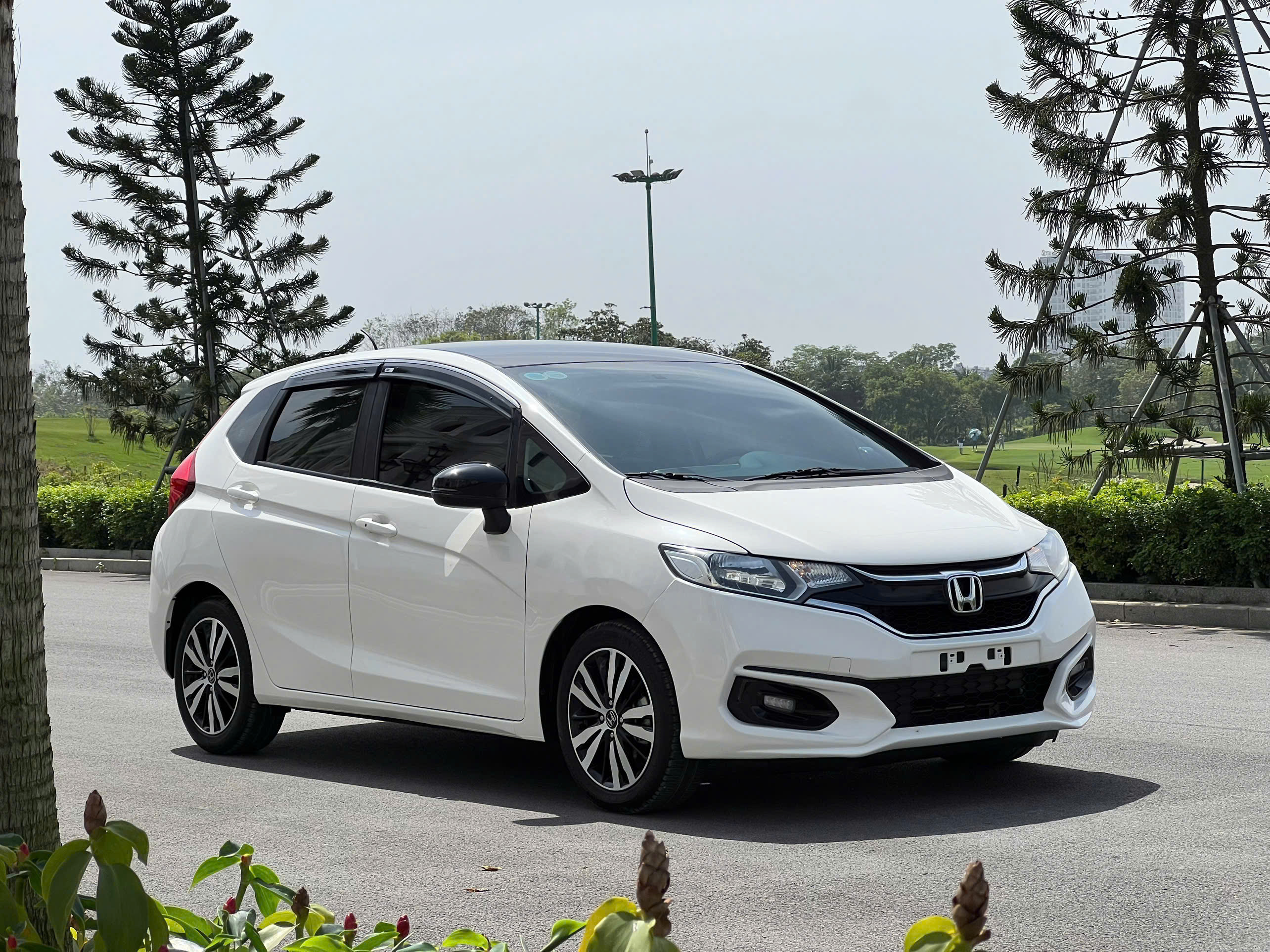 Bán xe Honda Jazz VX năm 2019, màu trắng, nhập khẩu nguyên chiếc, giá tốt
