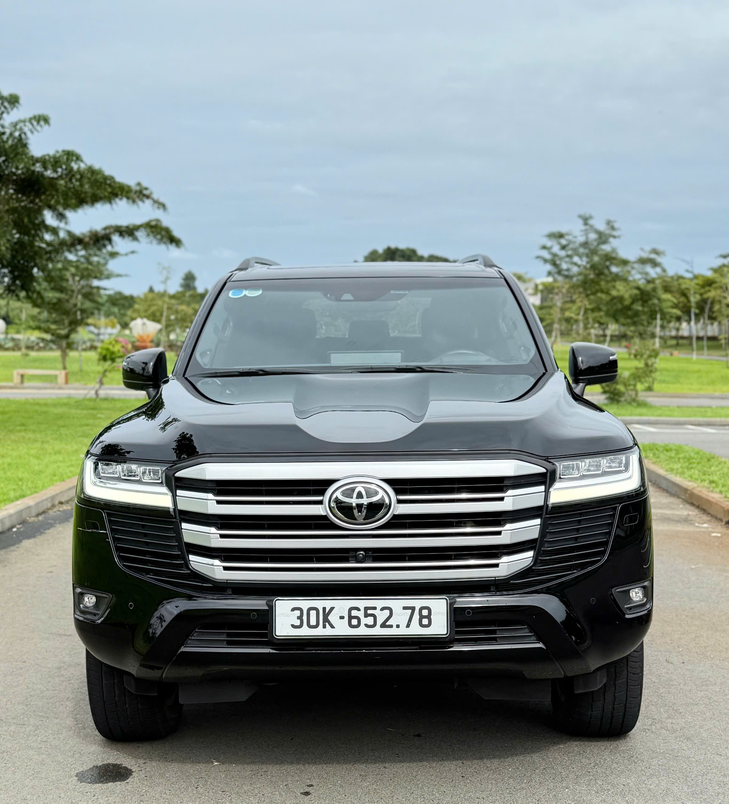 Bán ô tô Toyota Land Cruiser LC300 sản xuất năm 2023, màu đen, xe nhập, 5.15tỉ