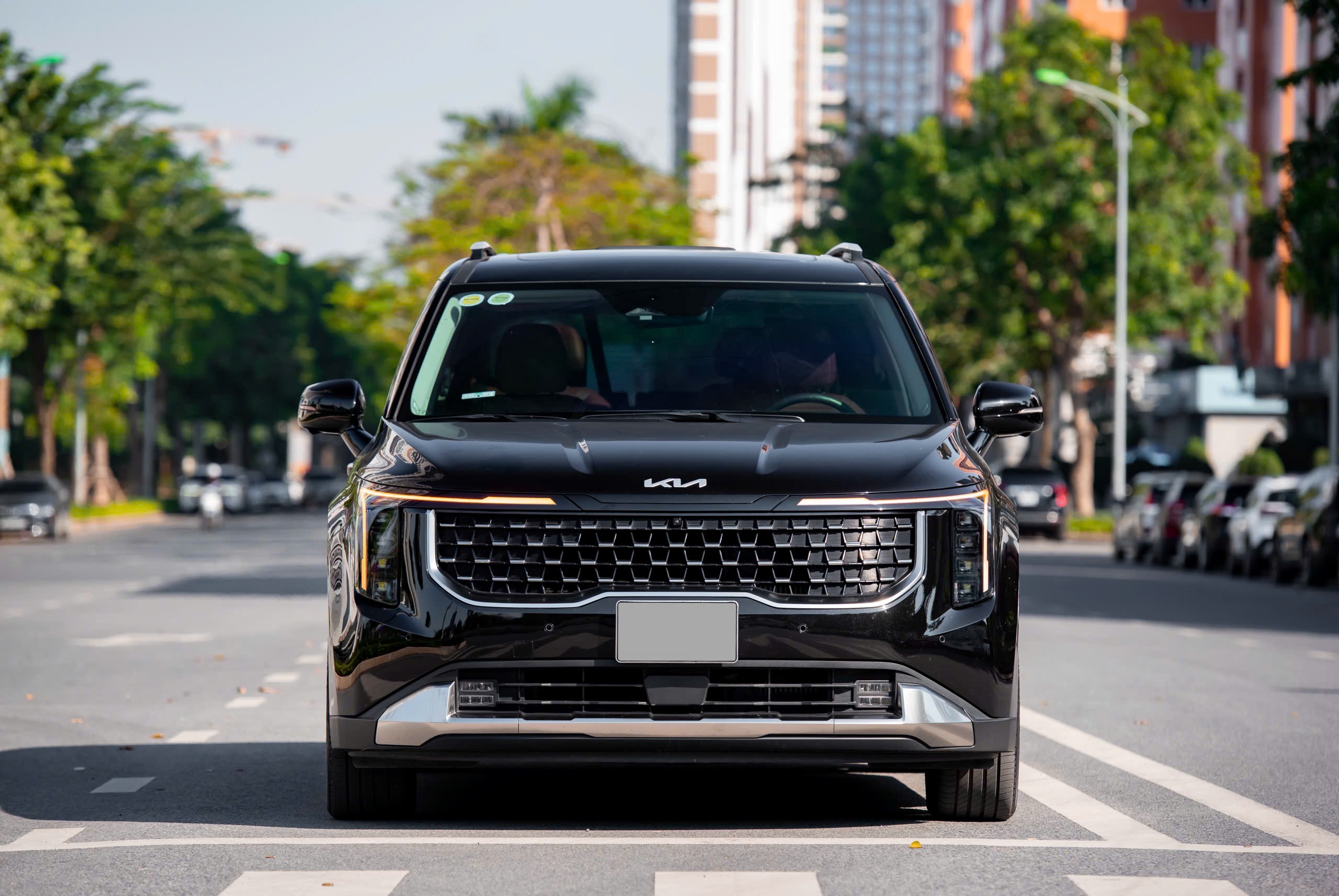 Bán Kia Carnival 2.2d Signature sản xuất 2025, màu đen