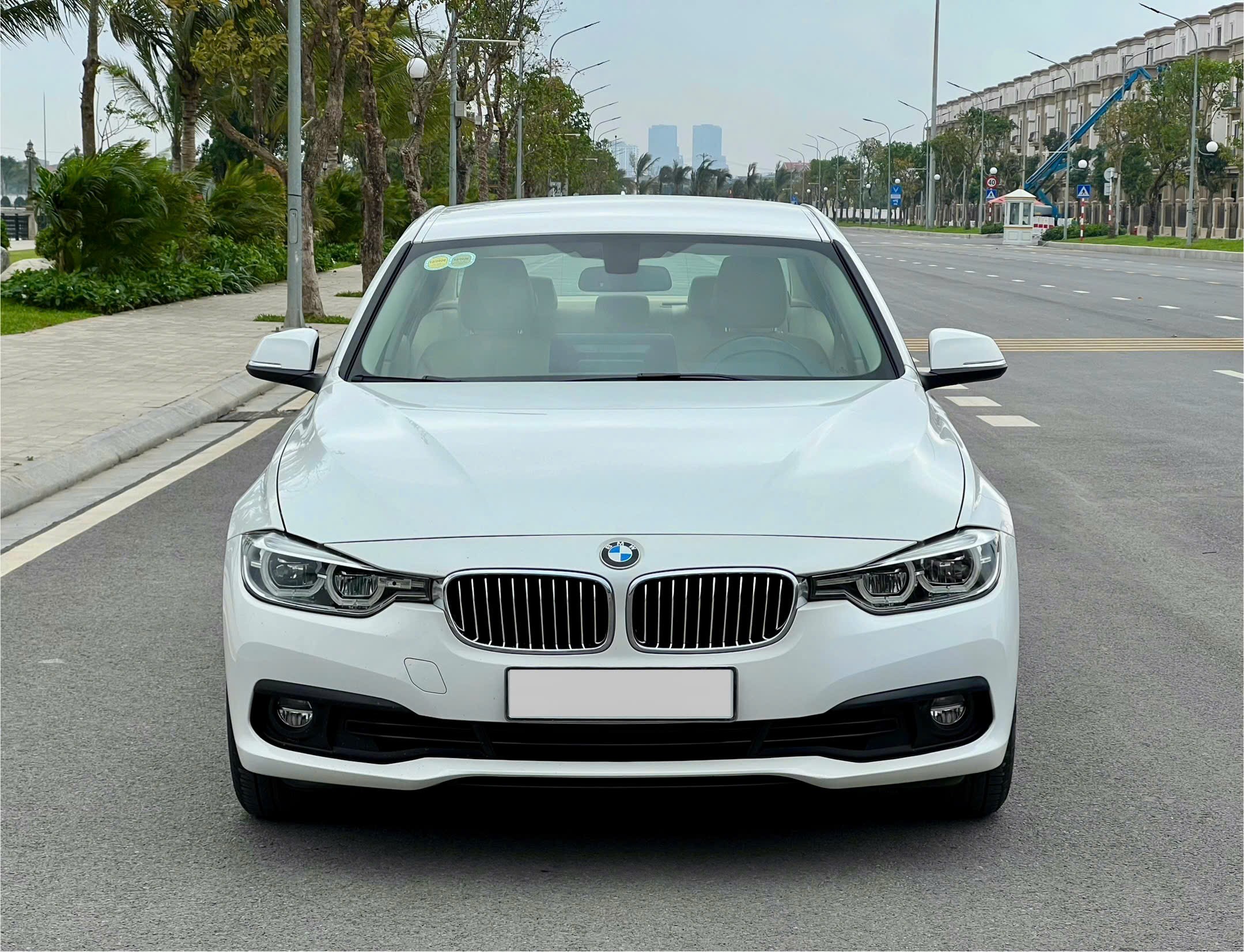 Bán ô tô BMW 3 Series Lci sản xuất 2015, màu trắng, nhập khẩu, giá chỉ 499 triệu